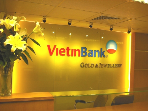 Thiết kế thi công nội thất khu trưng bày vàng bạc đá quý